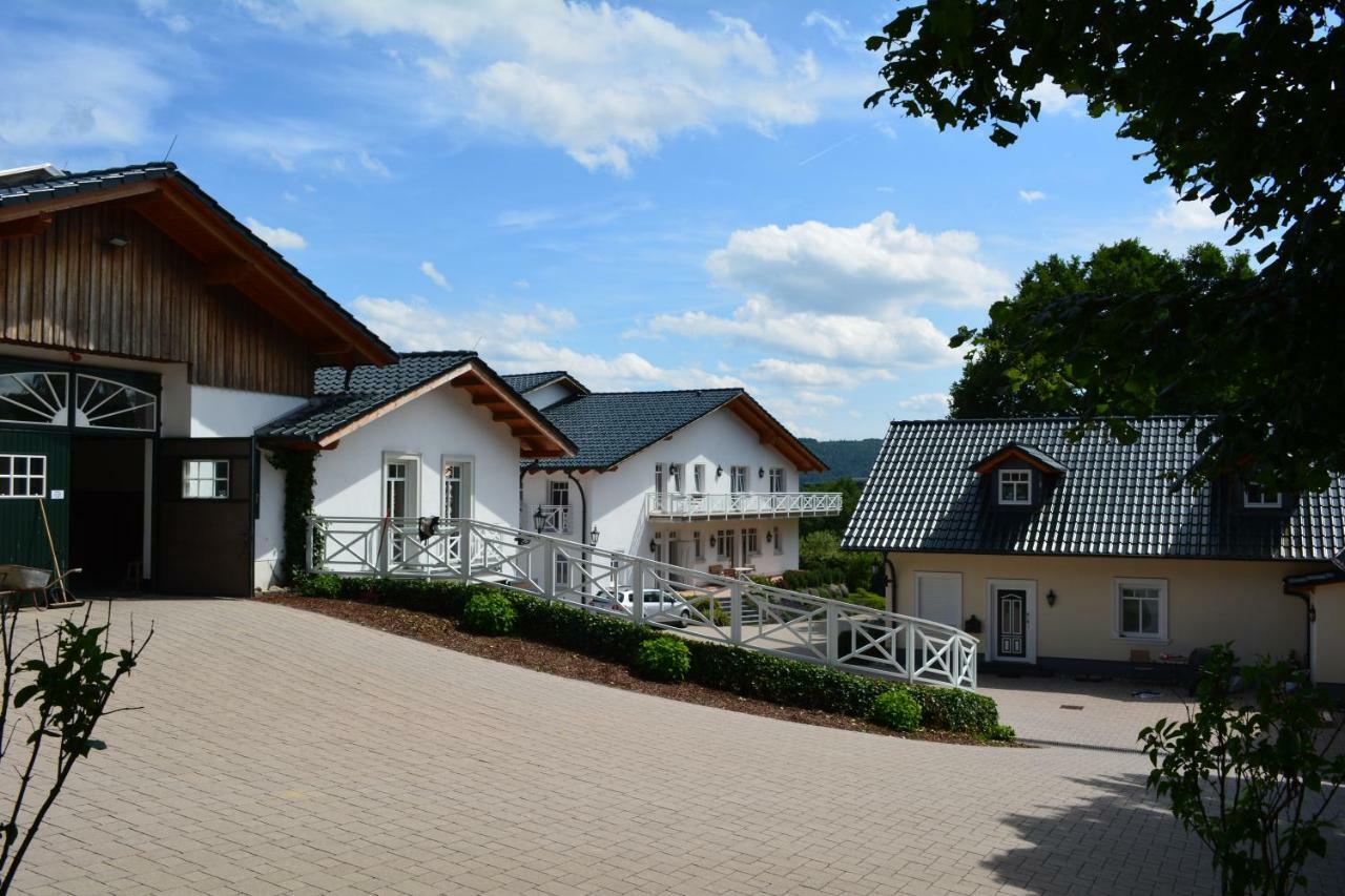 Reiterhof Und Pension Eichenhof Haiger Eksteriør billede